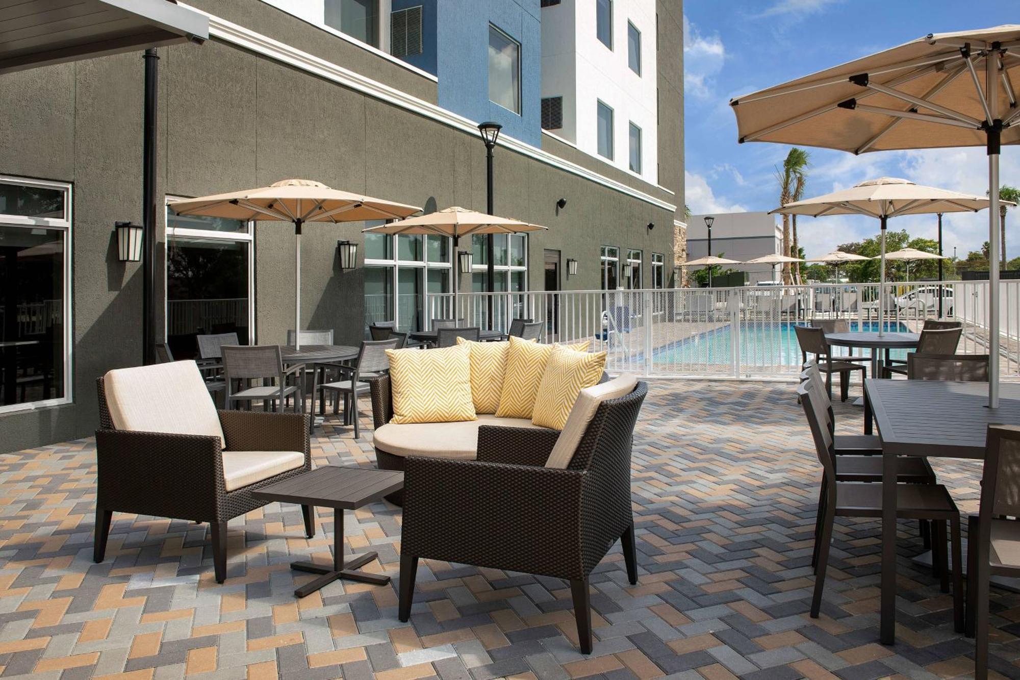 Residence Inn Doral Mall Area Экстерьер фото